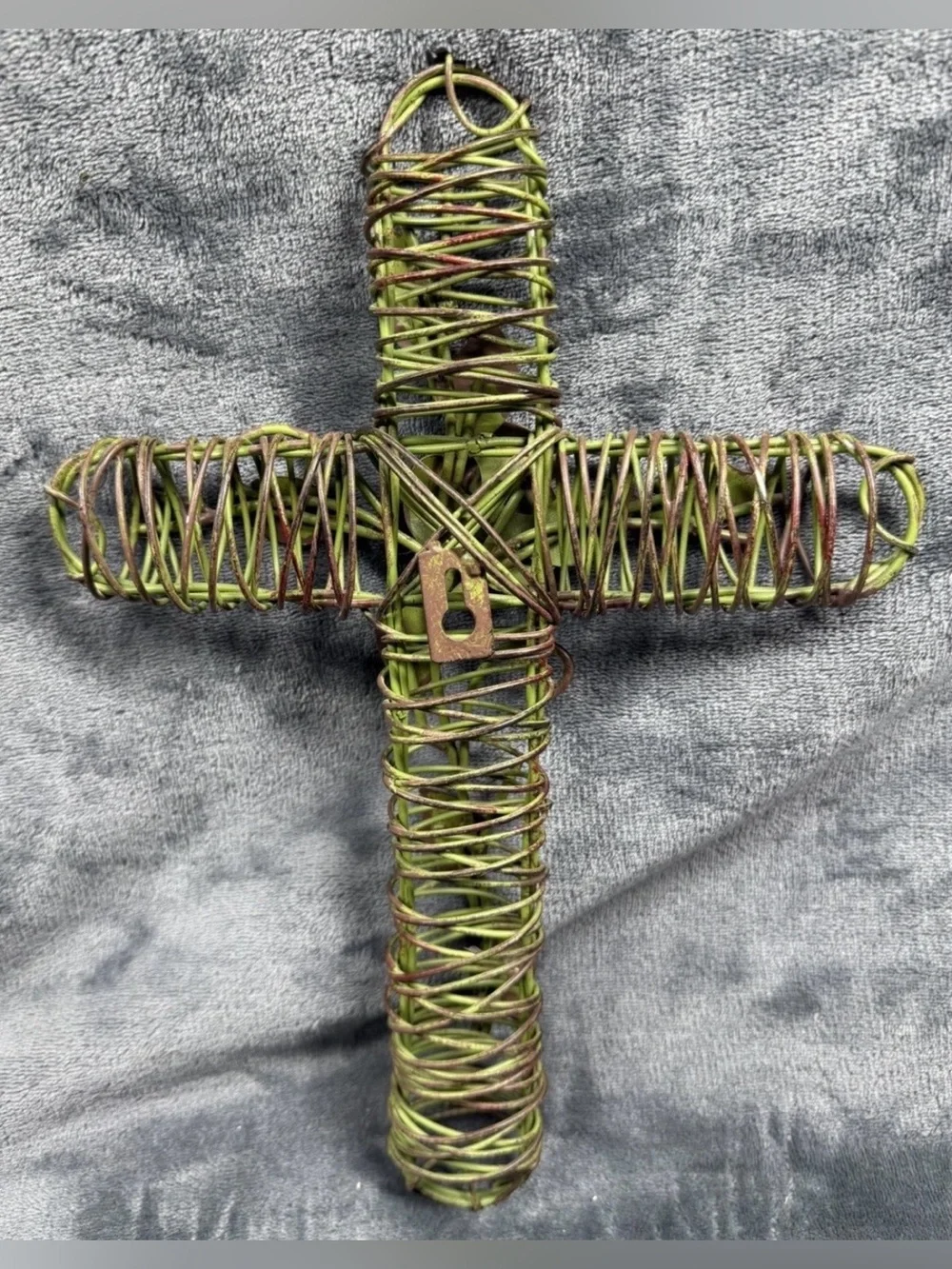 Rustic Green Woven Vine Cross Wall Decor with Leaf Accent